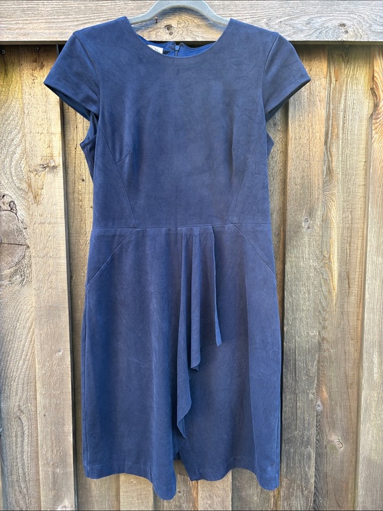 Maggy London Dresses & Skirts - Maggy London Navy Faux Suede Cap Sleeve Sheath w/Draped Ruffle Dress 6 boho fall